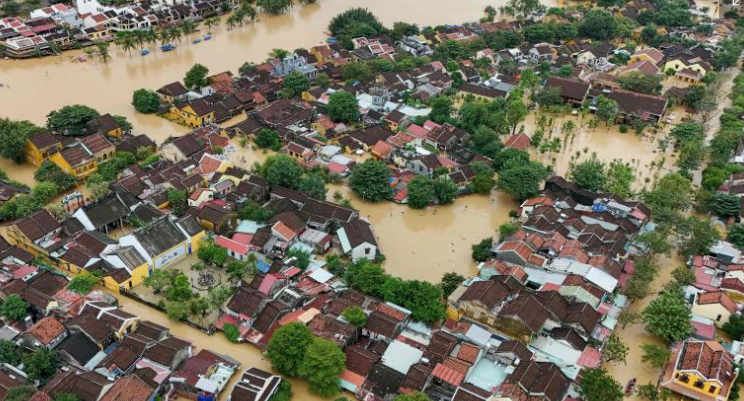 Banjir Besar Landa Vietnam, 10 Orang Tewas, 128 Ribu Rumah Terendam